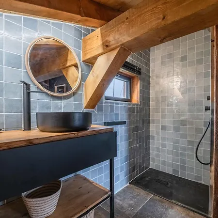 Ski-in-out Face Au Montblanc & Bain Nordique Horská chata *